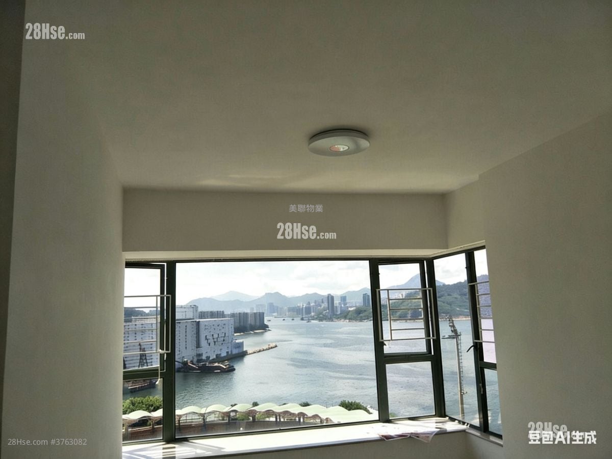 Island Resort Sell 3 Bedrooms , 2 Bathrooms 733 ft²