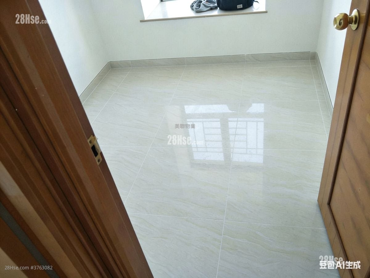 Island Resort Sell 3 Bedrooms , 2 Bathrooms 733 ft²