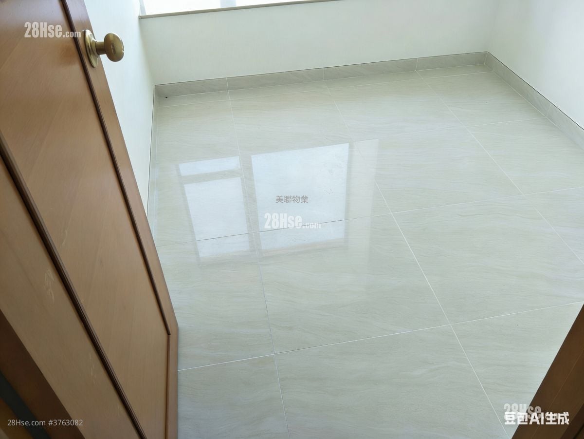 Island Resort Sell 3 Bedrooms , 2 Bathrooms 733 ft²