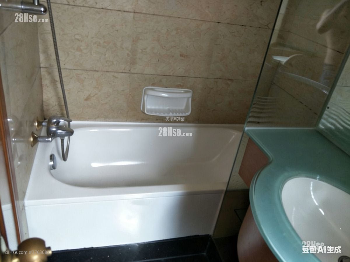 Island Resort Sell 3 Bedrooms , 2 Bathrooms 733 ft²