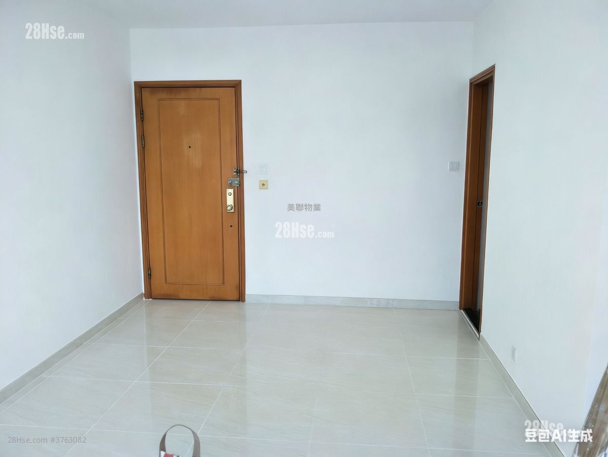 Island Resort Sell 3 Bedrooms , 2 Bathrooms 733 ft²