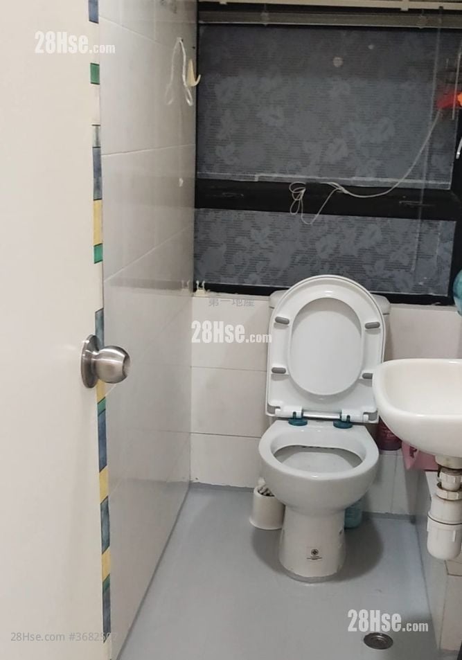 银辉中心 售盘 300 平方尺