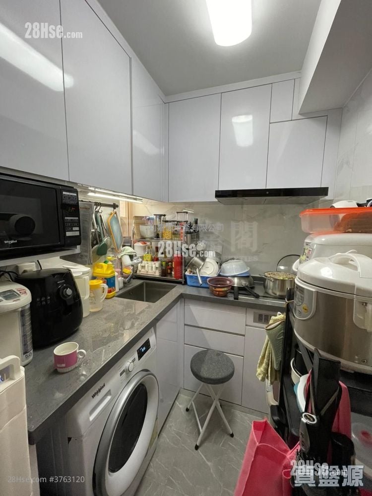 Waterside Plaza Sell 3 Bedrooms , 1 Bathroom 547 ft²