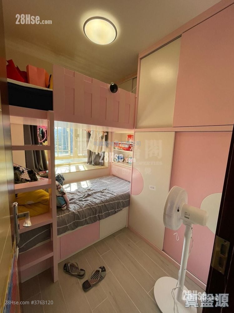 Waterside Plaza Sell 3 Bedrooms , 1 Bathroom 547 ft²