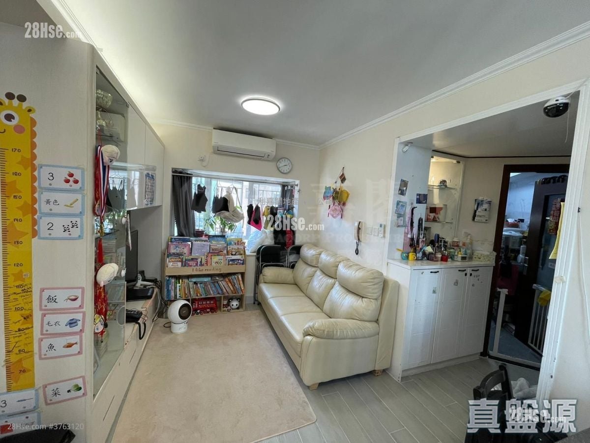 Waterside Plaza Sell 3 Bedrooms , 1 Bathroom 547 ft²