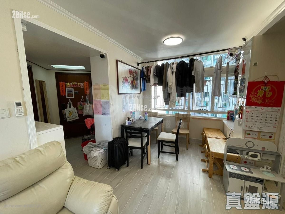 Waterside Plaza Sell 3 Bedrooms , 1 Bathroom 547 ft²