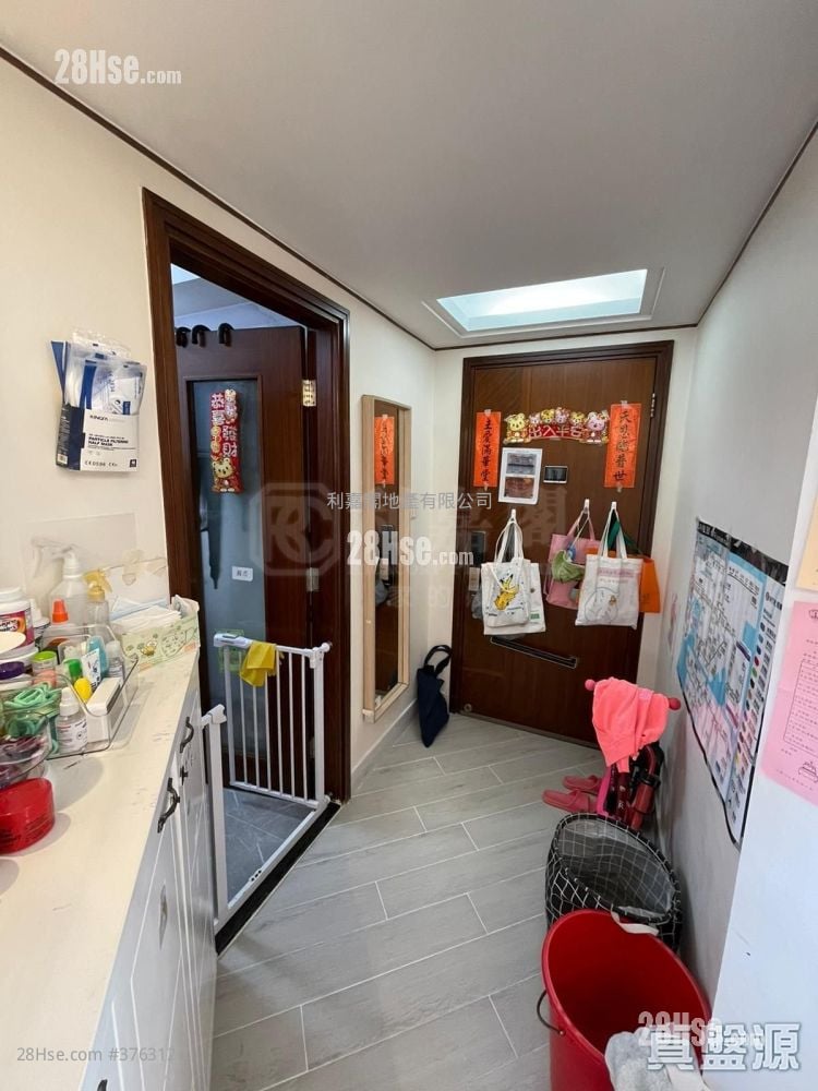 Waterside Plaza Sell 3 Bedrooms , 1 Bathroom 547 ft²