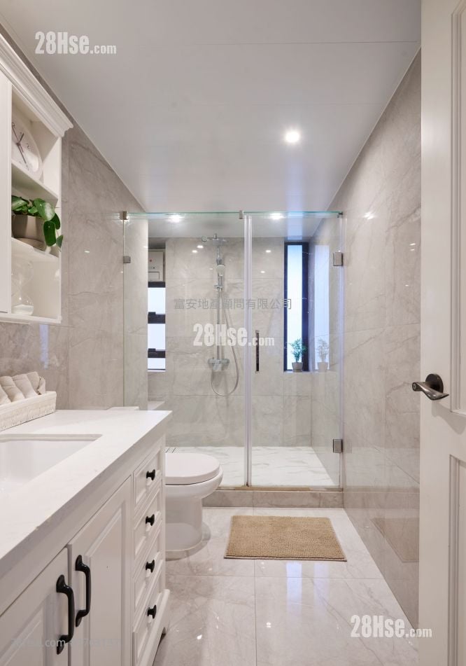 Mount Trio Court Sell 4 Bedrooms , 2 Bathrooms 1,173 ft²