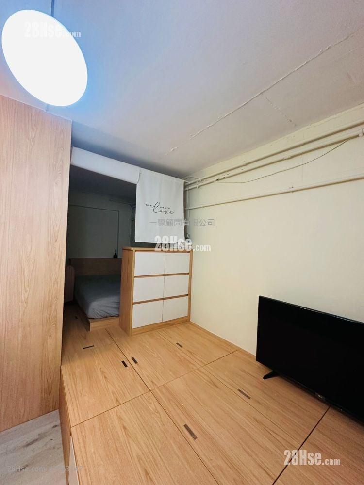 李郑屋邨 售盘 开放式间隔 , 1 浴室 276 平方尺