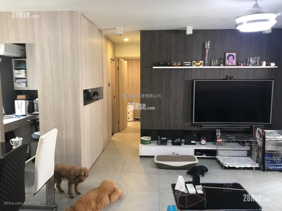 Chan Uk Village Sell 3 Bedrooms , 2 Bathrooms 630 ft²