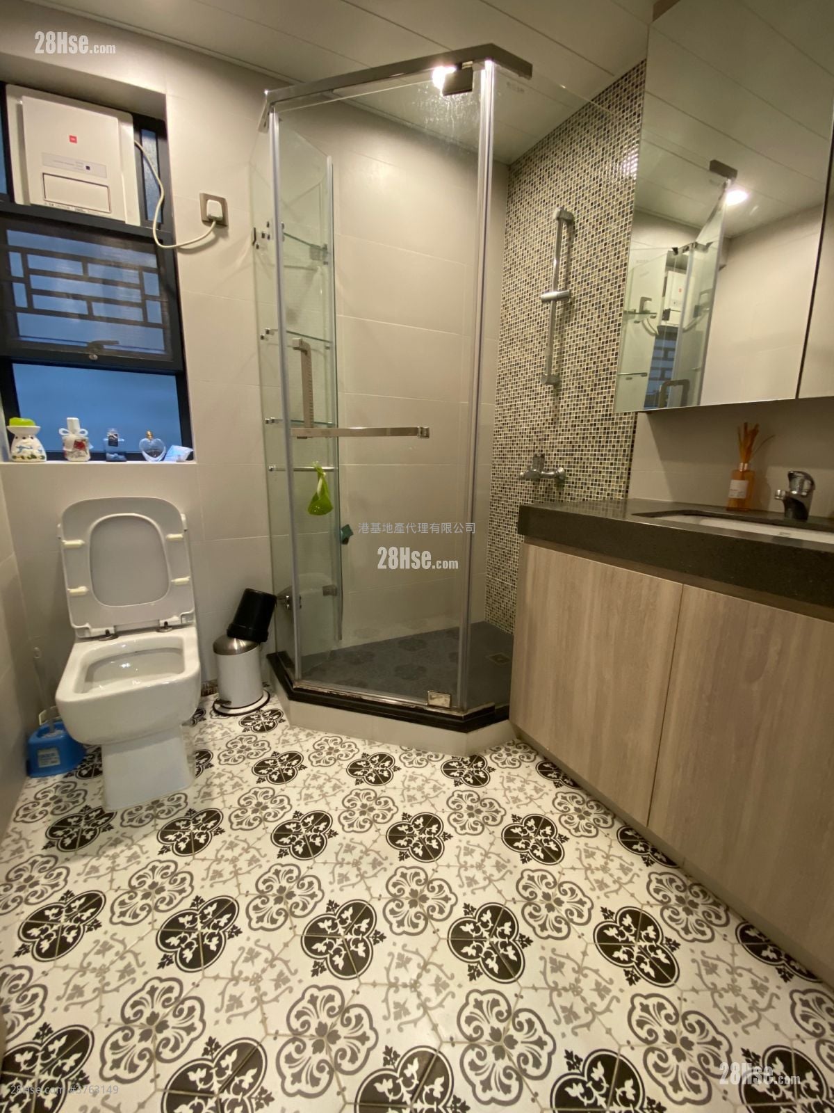 Chan Uk Village Sell 3 Bedrooms , 2 Bathrooms 630 ft²