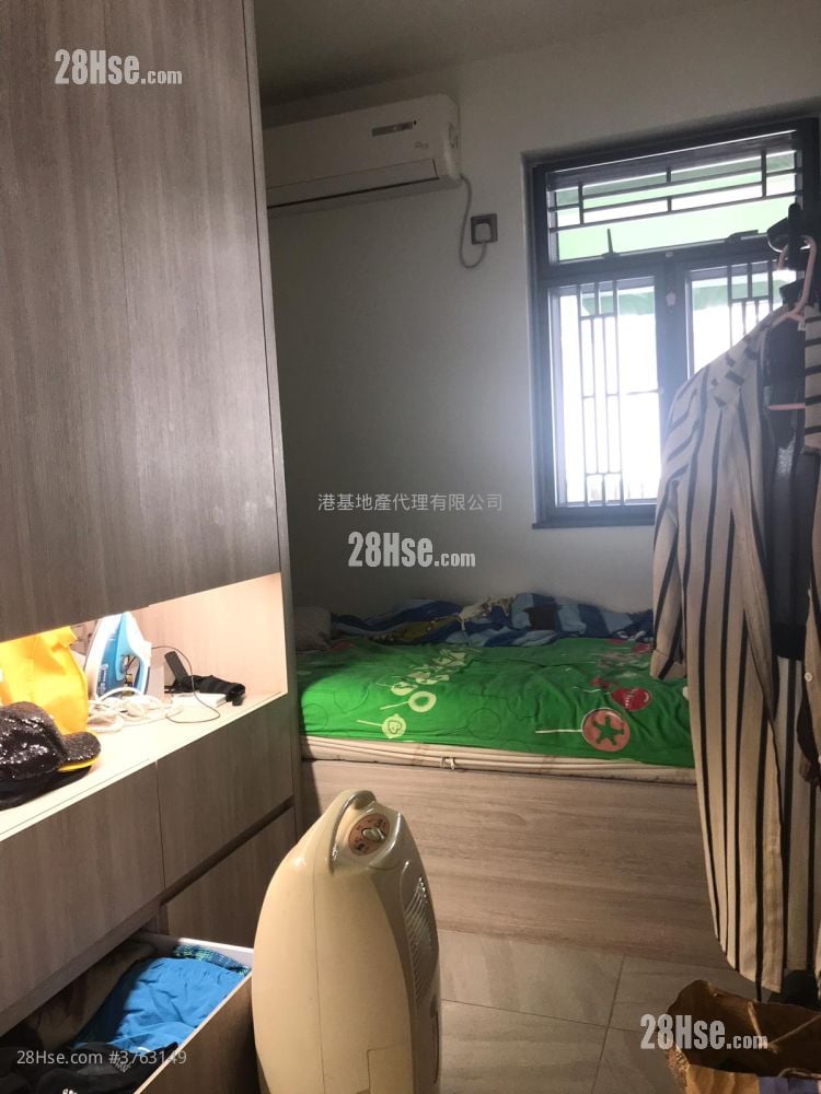 Chan Uk Village Sell 3 Bedrooms , 2 Bathrooms 630 ft²