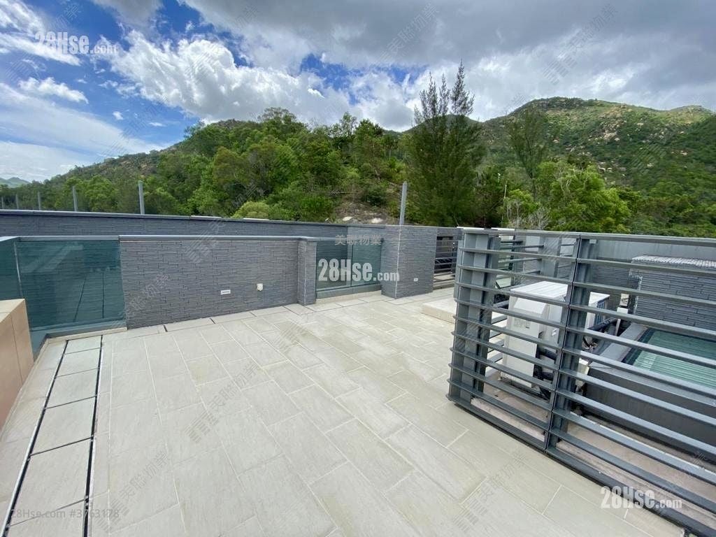 The Bloomsway Sell 3 Bedrooms , 5+ Bathrooms 1,785 ft²