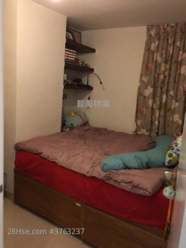 Pearl Court Sell 2 Bedrooms , 1 Bathroom 435 ft²