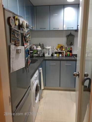 Pearl Court Sell 2 Bedrooms , 1 Bathroom 435 ft²