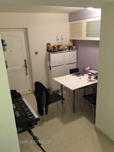 Pearl Court Sell 2 Bedrooms , 1 Bathroom 435 ft²