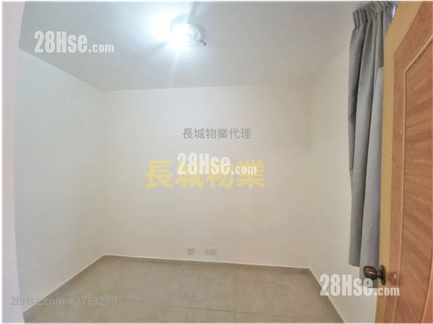 Yee Nga Court Sell 2 Bedrooms , 1 Bathroom 401 ft²