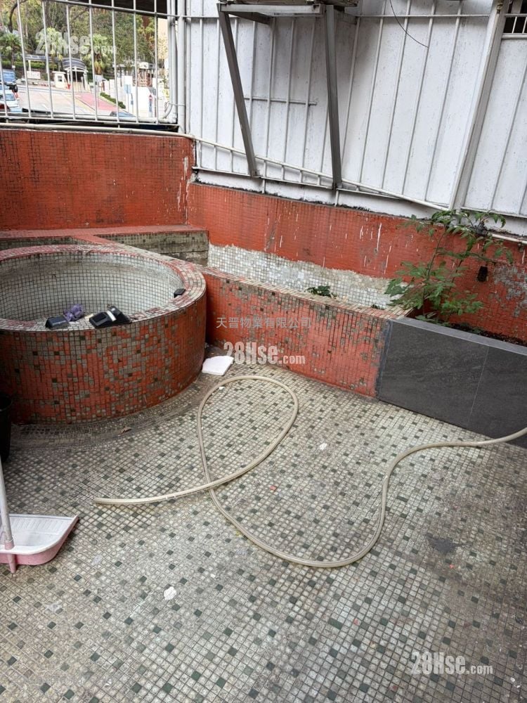 Co-Tack Building Sell 2 Bedrooms , 1 Bathroom 255 ft²