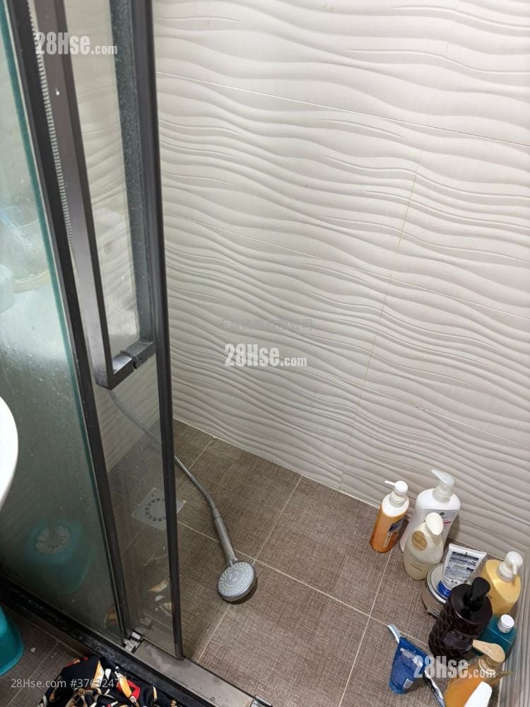 Co-Tack Building Sell 2 Bedrooms , 1 Bathroom 255 ft²