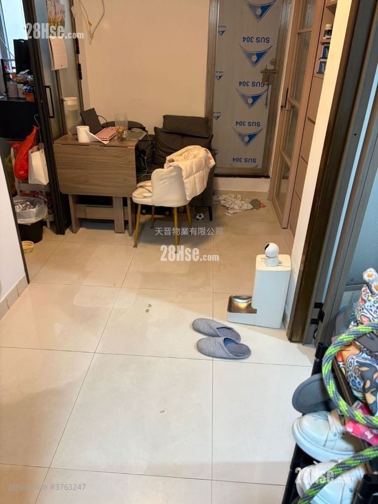 Co-Tack Building Sell 2 Bedrooms , 1 Bathroom 255 ft²