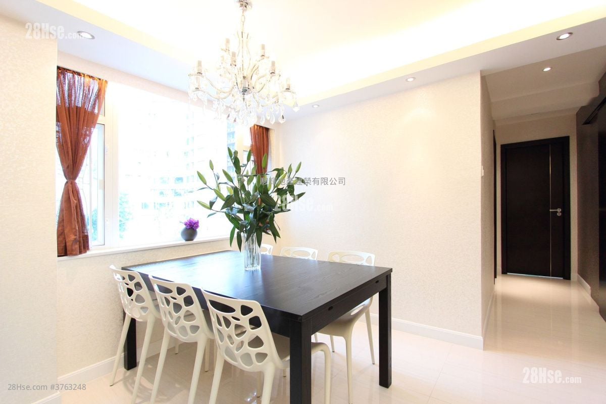 柏园 售盘 3 房 , 2 浴室 830 平方尺