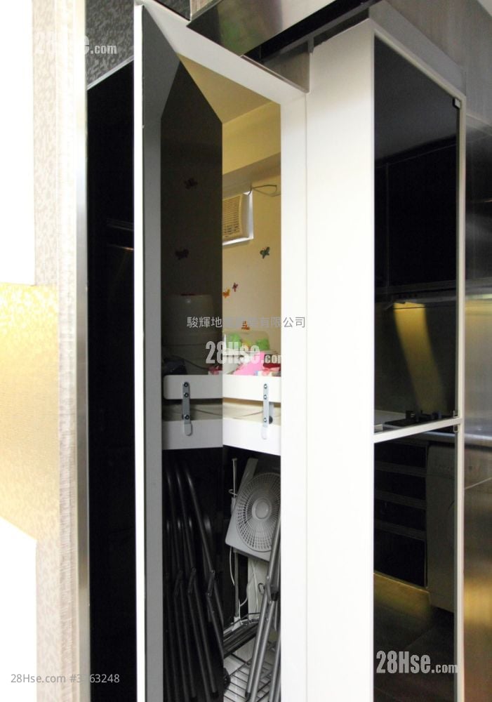 柏园 售盘 3 房 , 2 浴室 830 平方尺