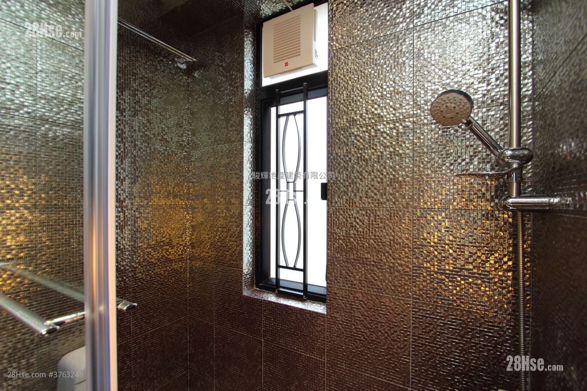 柏园 售盘 3 房 , 2 浴室 830 平方尺