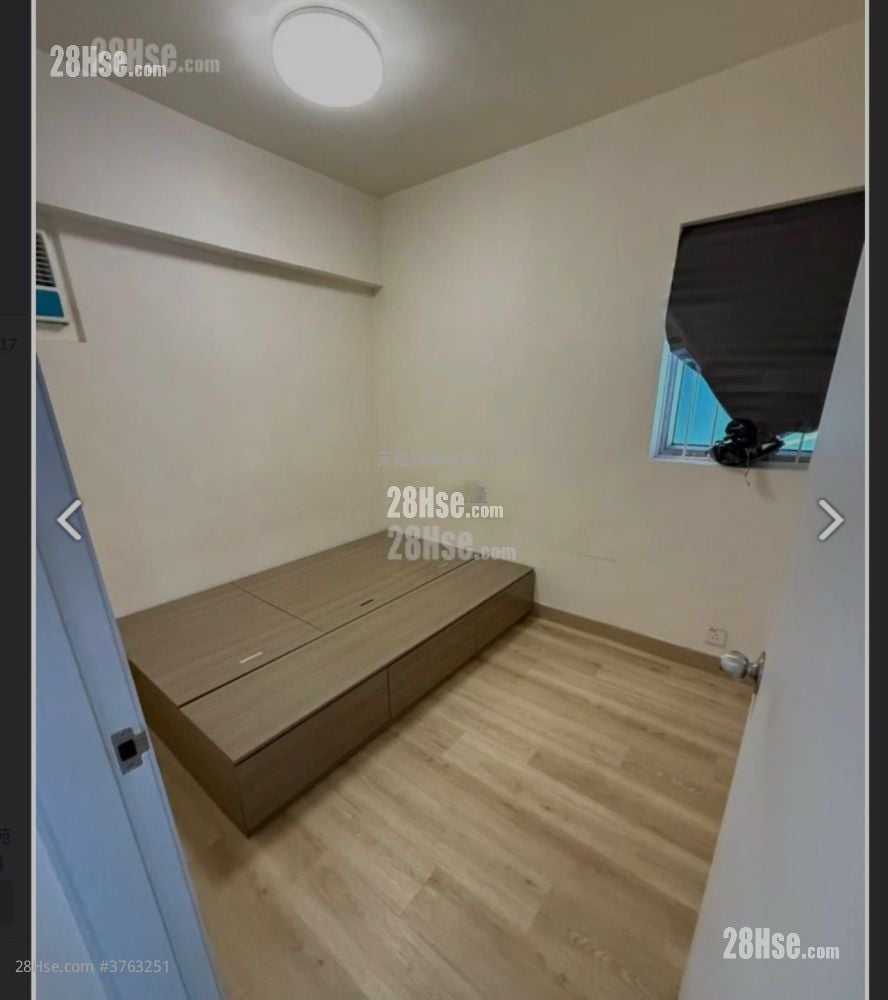 Wealthy Court Sell 2 Bedrooms , 1 Bathroom 344 ft²