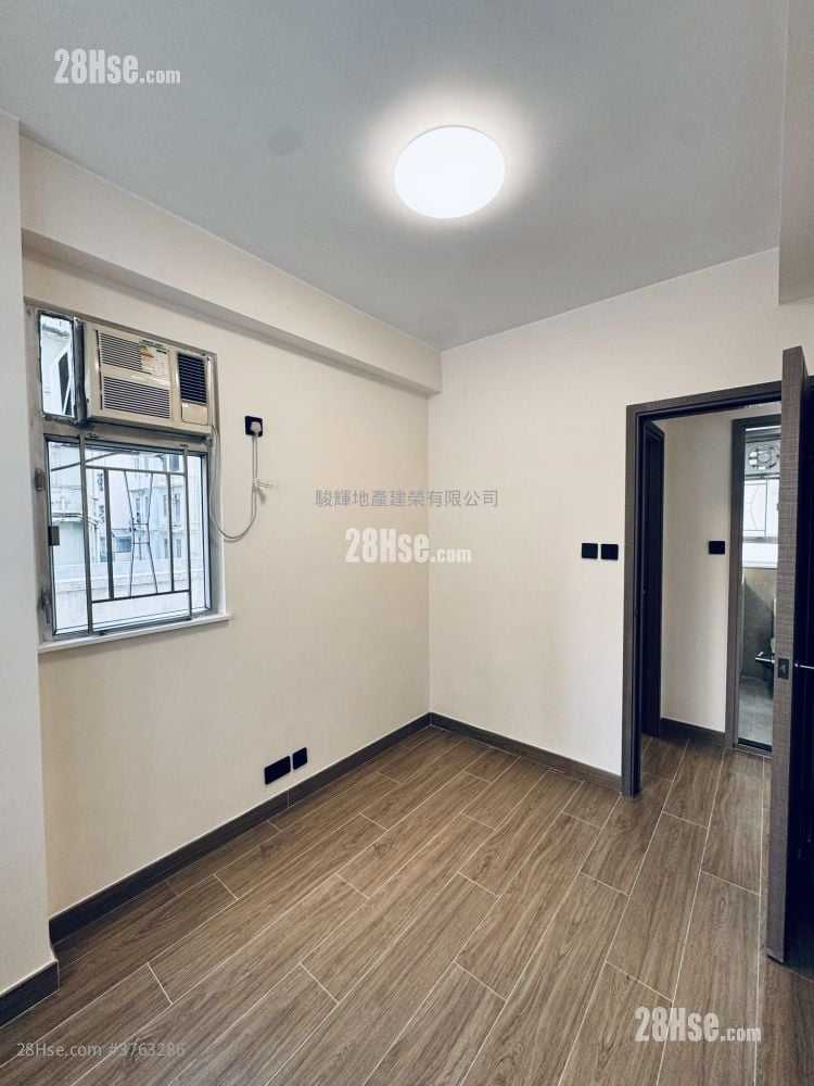 Yen Yee Mansion Sell 2 Bedrooms , 1 Bathroom 381 ft²