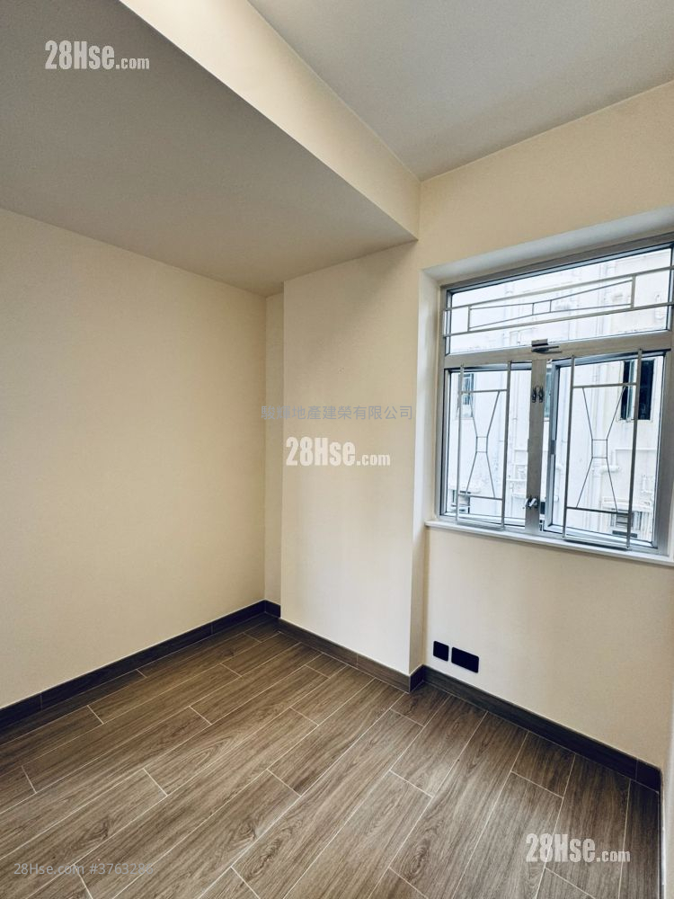 Yen Yee Mansion Sell 2 Bedrooms , 1 Bathroom 381 ft²