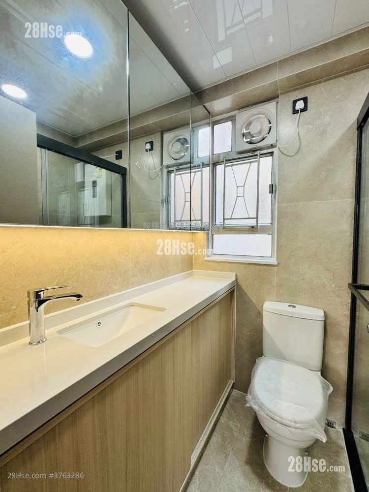 Yen Yee Mansion Sell 2 Bedrooms , 1 Bathroom 381 ft²