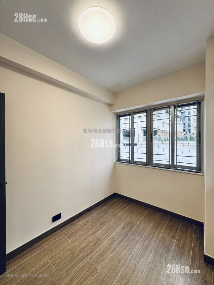 Yen Yee Mansion Sell 2 Bedrooms , 1 Bathroom 381 ft²