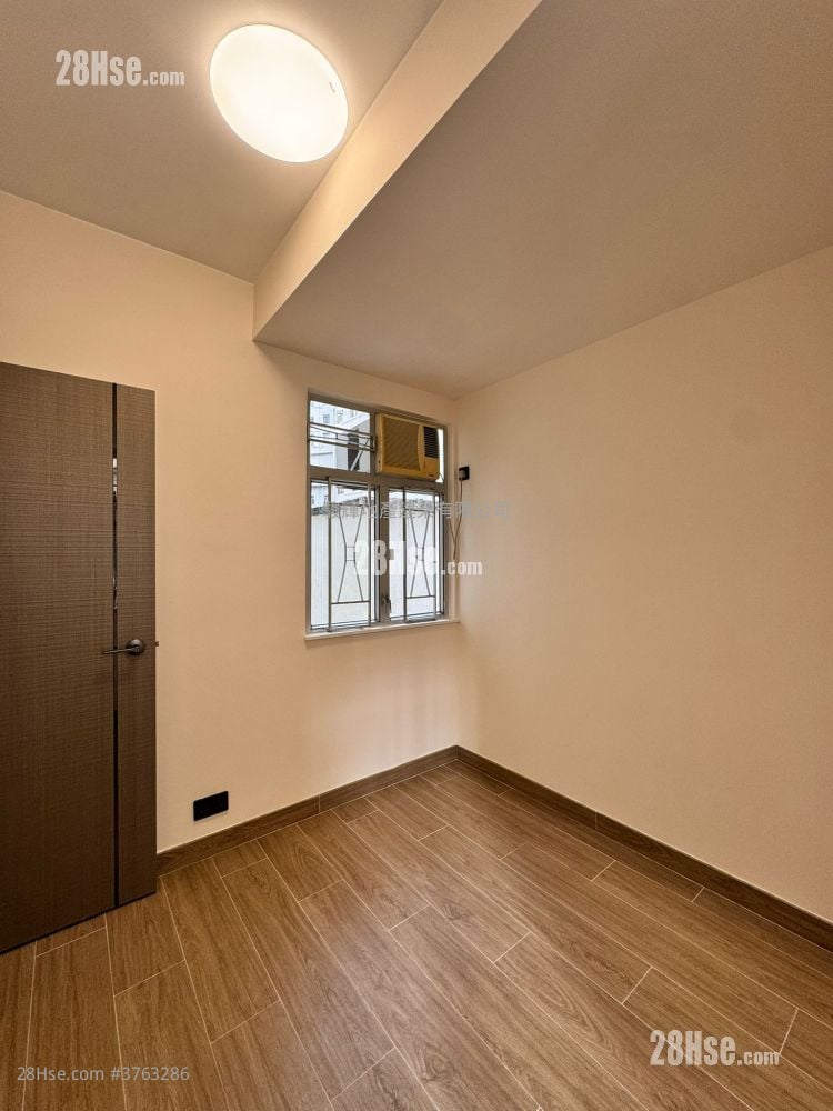 Yen Yee Mansion Sell 2 Bedrooms , 1 Bathroom 381 ft²