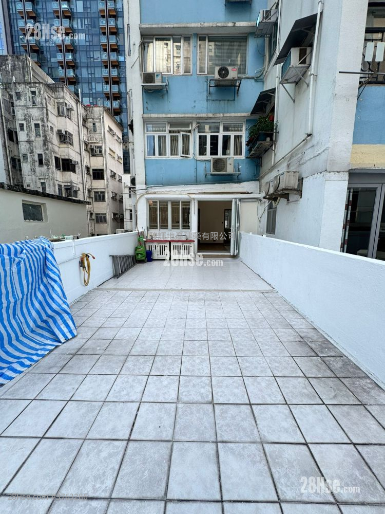 Yen Yee Mansion Sell 2 Bedrooms , 1 Bathroom 381 ft²