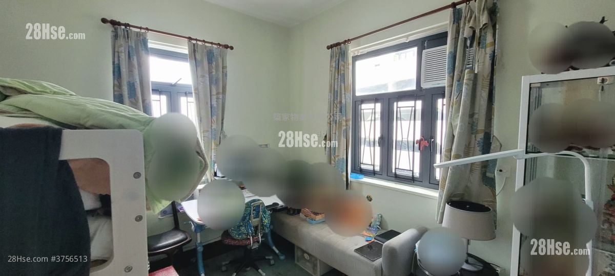 Hillview Sell 3 Bedrooms , 2 Bathrooms 1,350 ft²