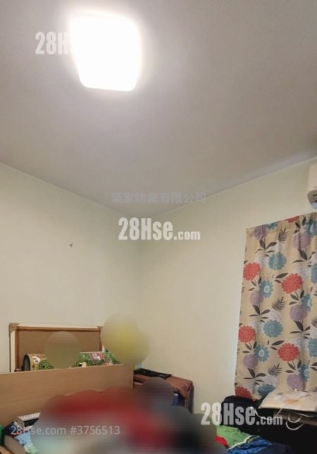 Hillview Sell 3 Bedrooms , 2 Bathrooms 1,350 ft²