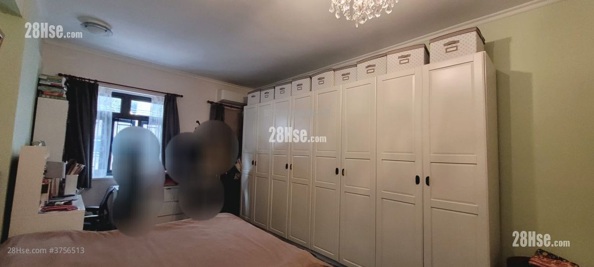 Hillview Sell 3 Bedrooms , 2 Bathrooms 1,350 ft²