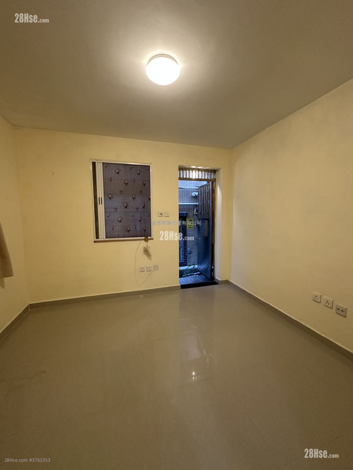 Village Sell 1 Bedroom , 1 Bathroom 300 ft²