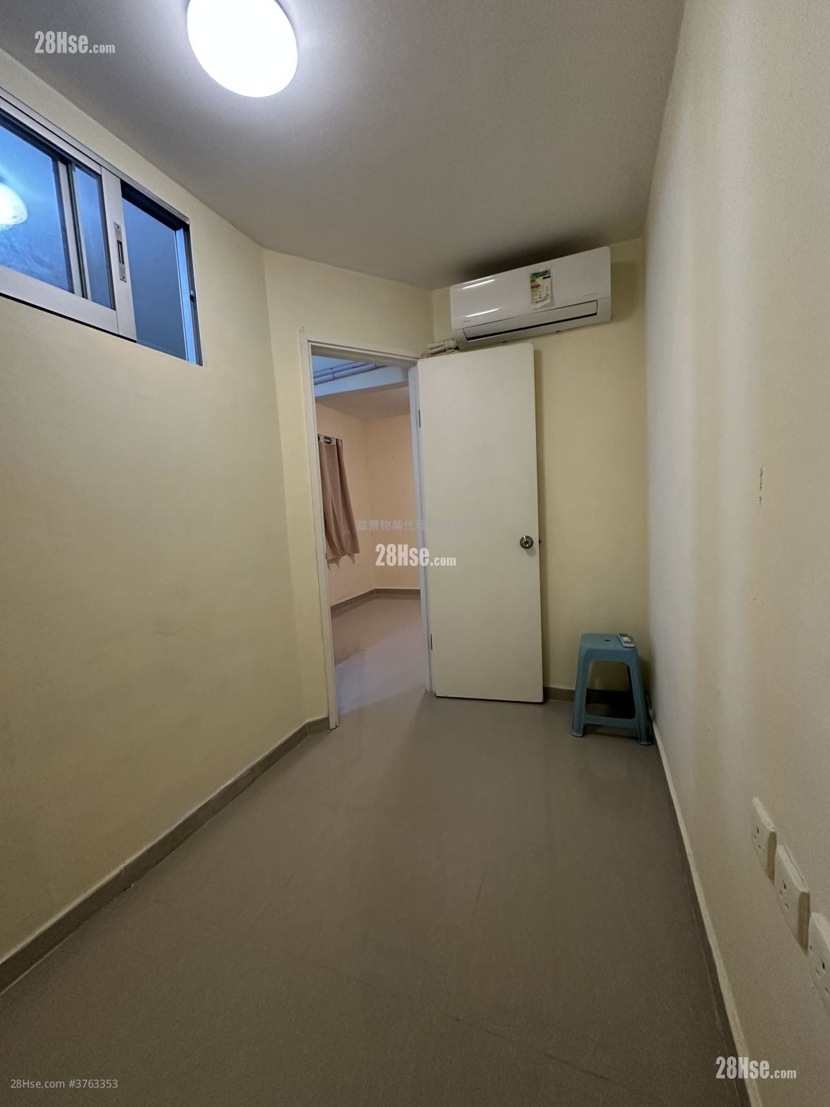 Village Sell 1 Bedroom , 1 Bathroom 300 ft²