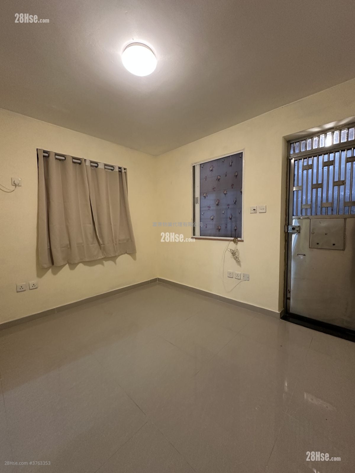 Village Sell 1 Bedroom , 1 Bathroom 300 ft²