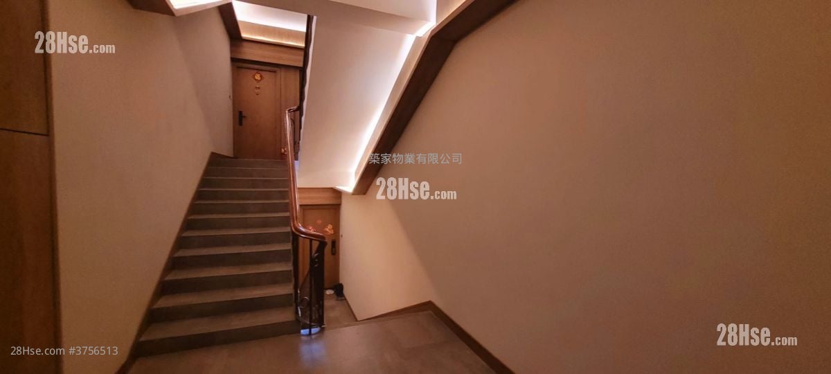 Hillview Sell 3 Bedrooms , 2 Bathrooms 1,350 ft²