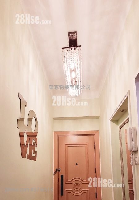 Hillview Sell 3 Bedrooms , 2 Bathrooms 1,350 ft²