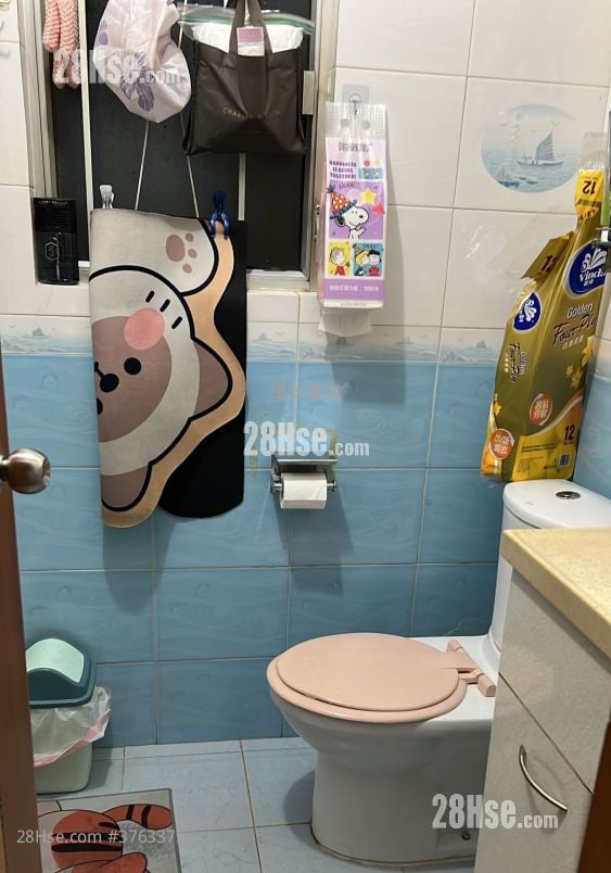 Tsui Lai Garden Sell 3 Bedrooms , 1 Bathroom 590 ft²