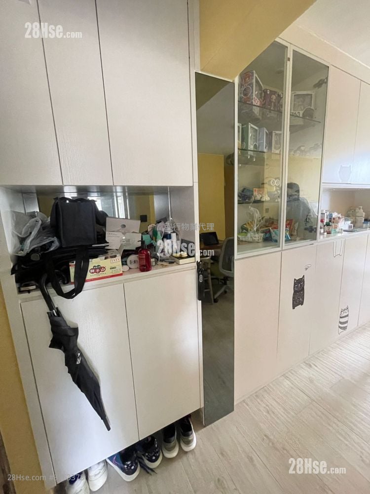 Yue On Court Sell 2 Bedrooms , 1 Bathroom 469 ft²