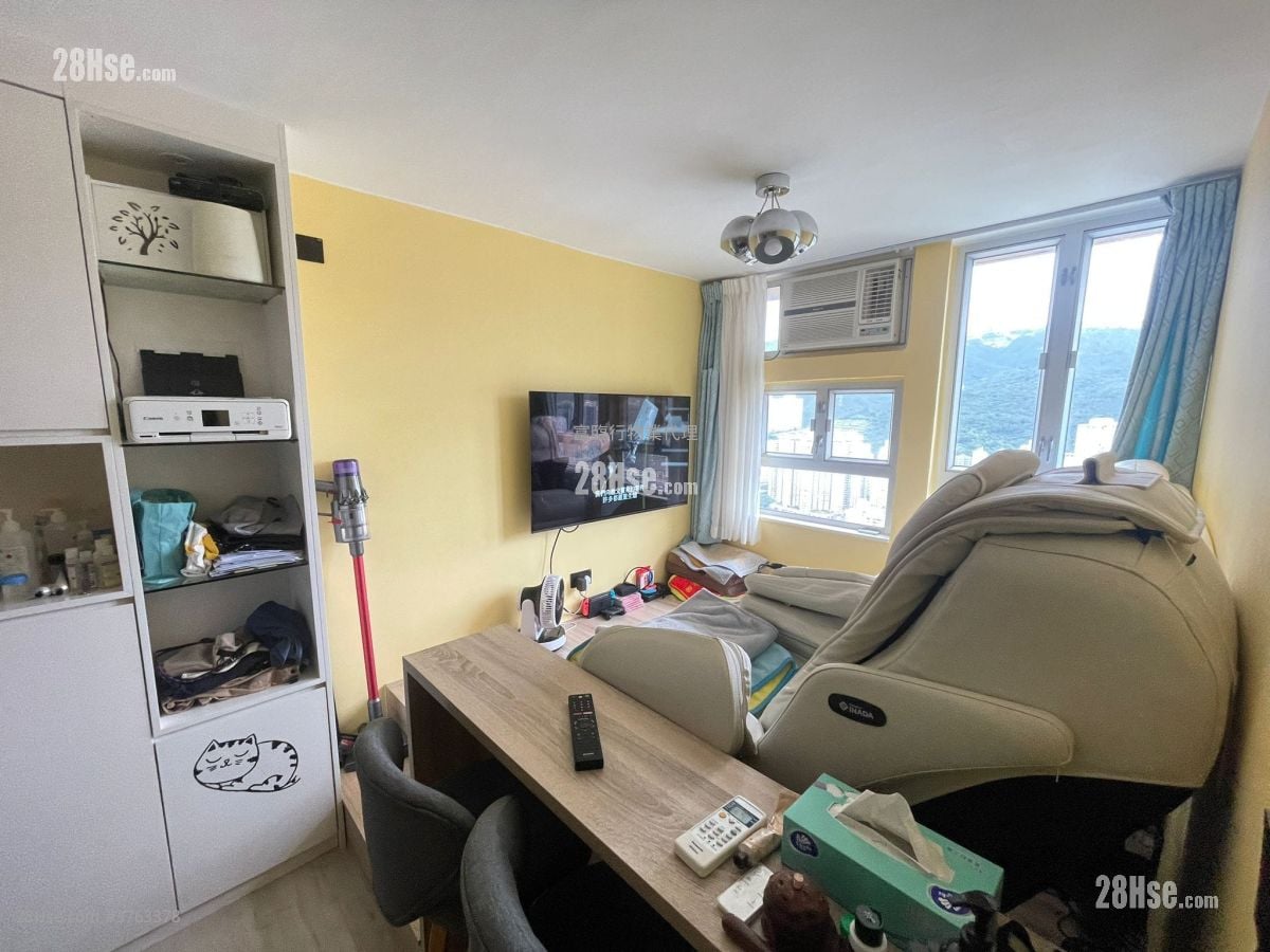 Yue On Court Sell 2 Bedrooms , 1 Bathroom 469 ft²