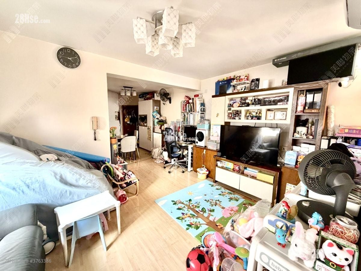 Tsui Lai Garden Sell 3 Bedrooms 590 ft²