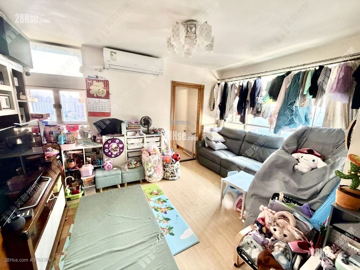Tsui Lai Garden Sell 3 Bedrooms 590 ft²