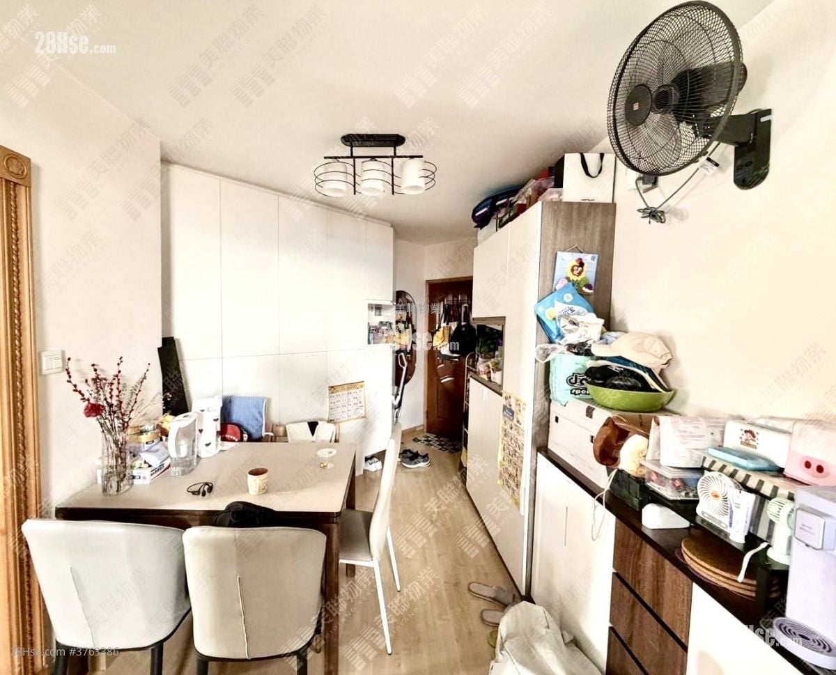 Tsui Lai Garden Sell 3 Bedrooms 590 ft²