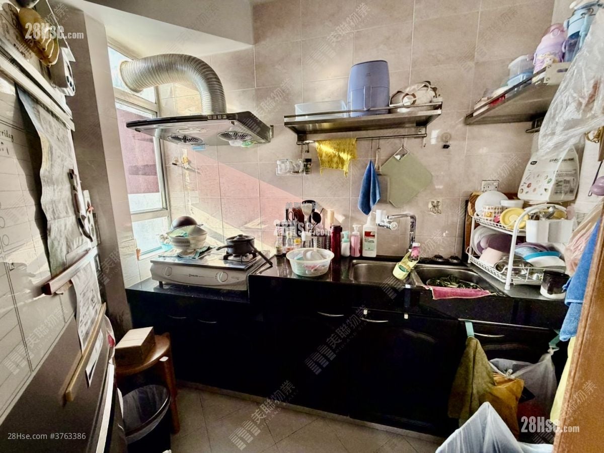 Tsui Lai Garden Sell 3 Bedrooms 590 ft²