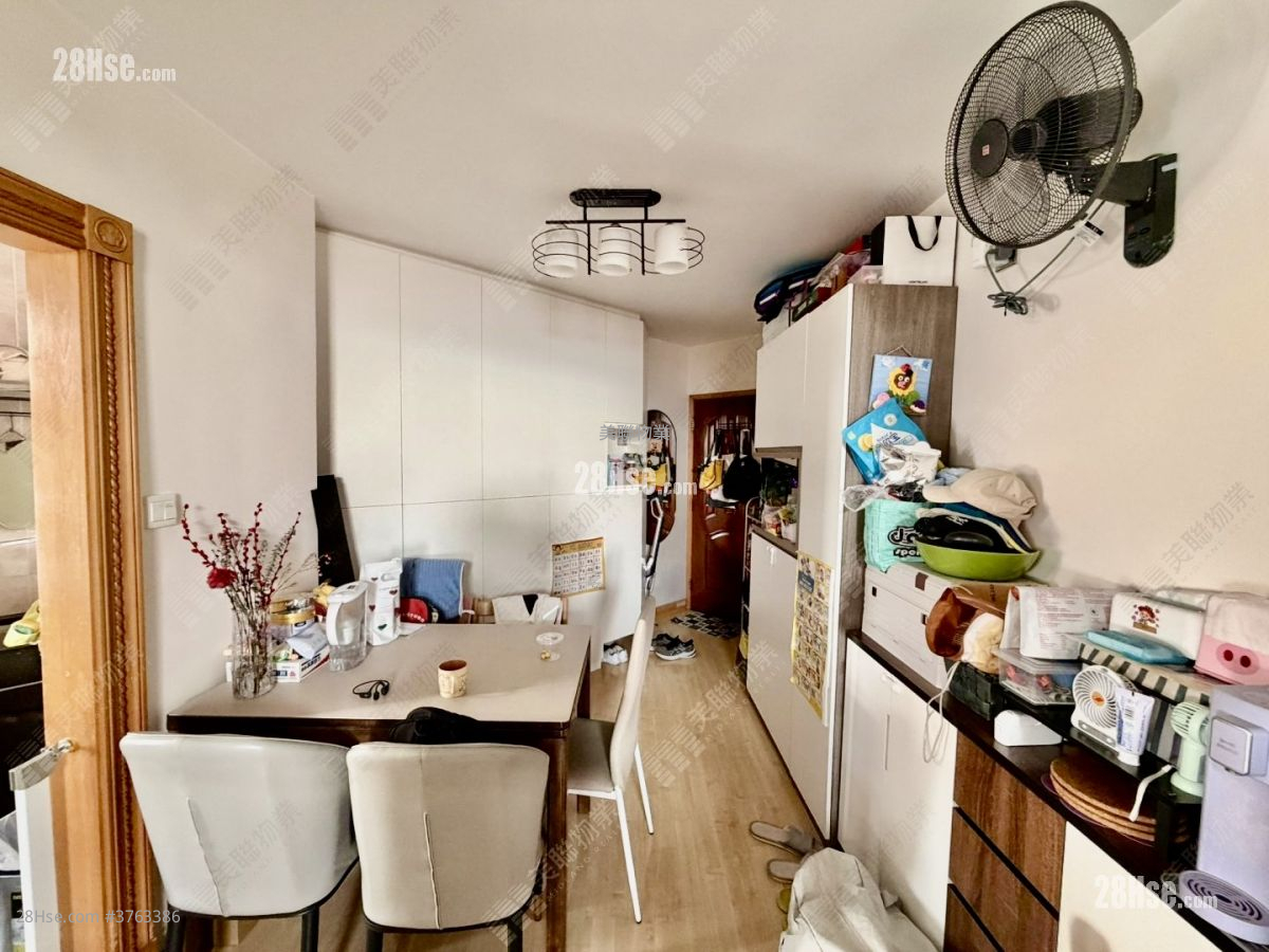 Tsui Lai Garden Sell 3 Bedrooms 590 ft²